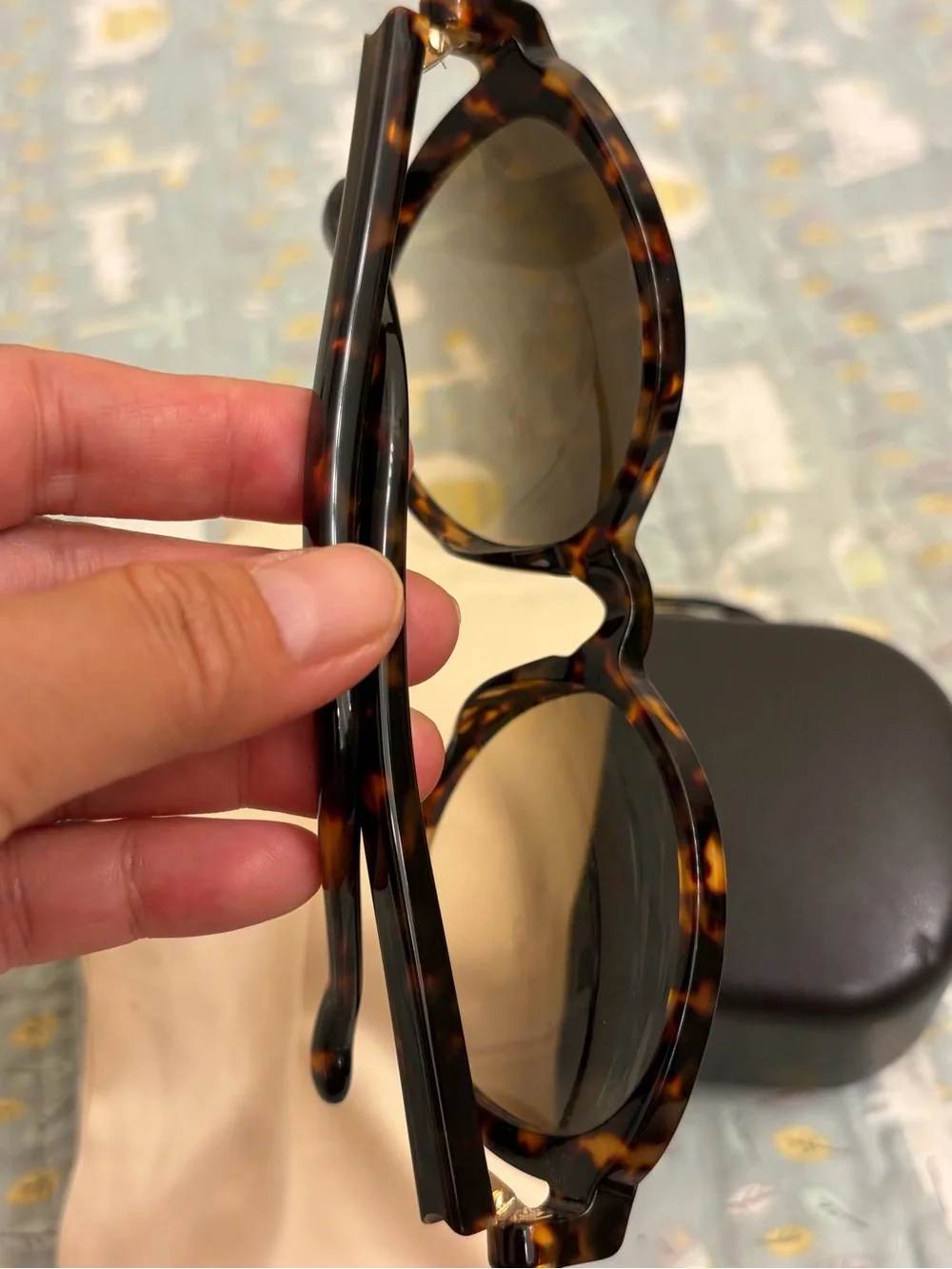 Louis Vuitton Sunglasses (PRICE FIRM)